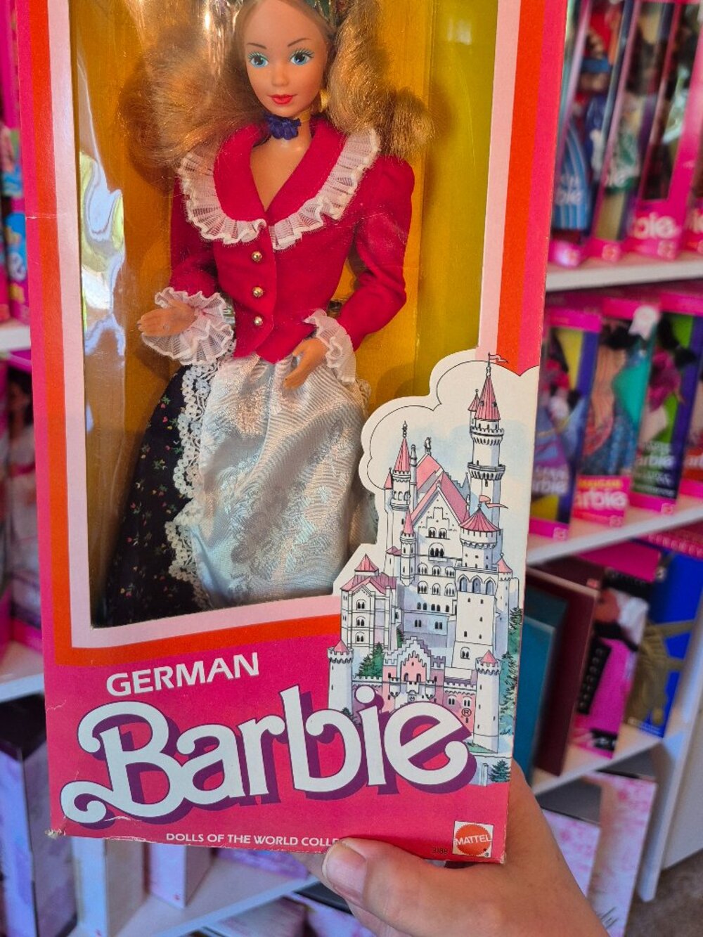 1986 Dolls of the Word German Barbie NIB - Picture 7 of 9